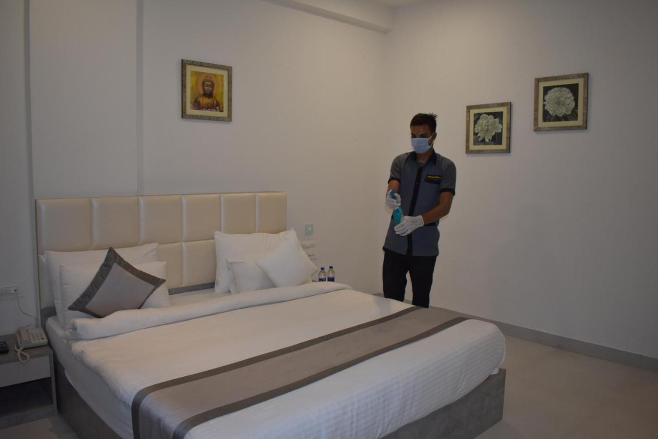 Hotel Siddhartha Inn Удайпур Екстериор снимка