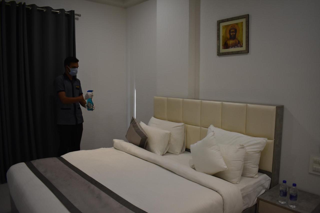 Hotel Siddhartha Inn Удайпур Екстериор снимка