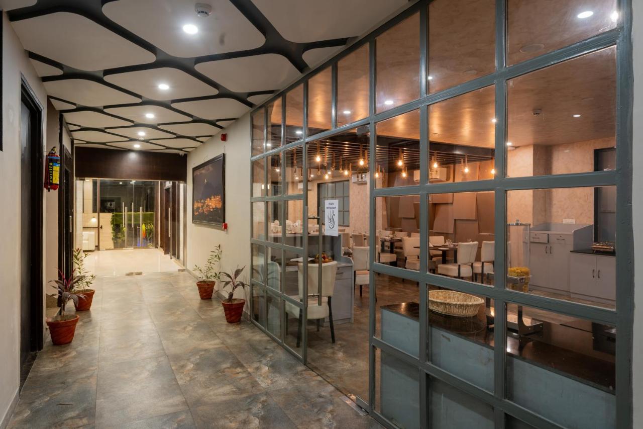 Hotel Siddhartha Inn Удайпур Екстериор снимка