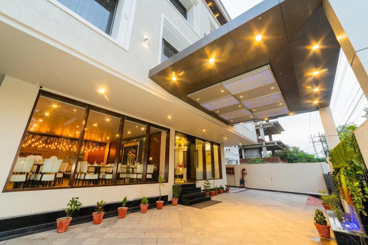 Hotel Siddhartha Inn Удайпур Екстериор снимка