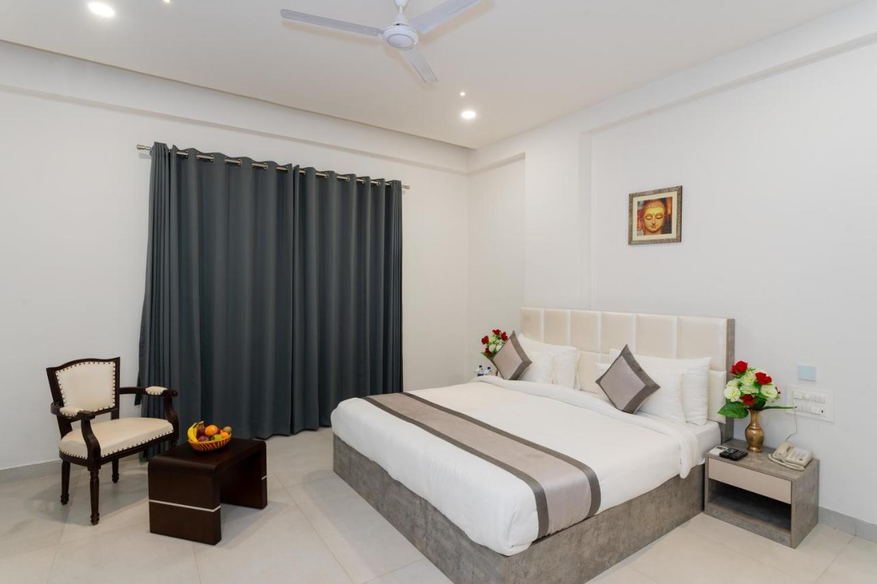 Hotel Siddhartha Inn Удайпур Екстериор снимка
