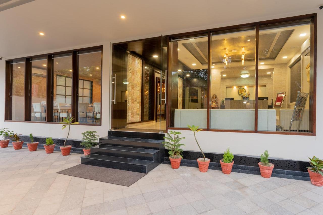 Hotel Siddhartha Inn Удайпур Екстериор снимка