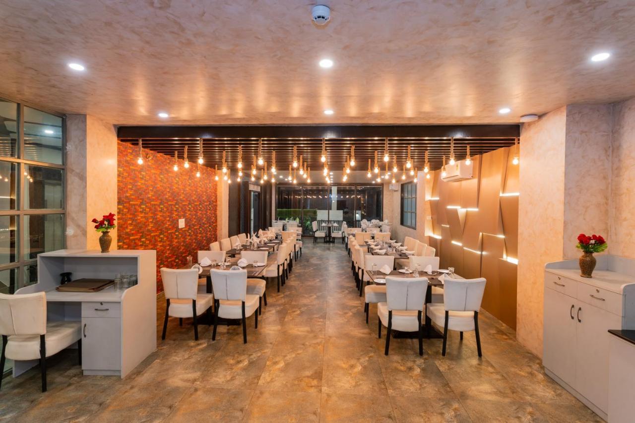 Hotel Siddhartha Inn Удайпур Екстериор снимка