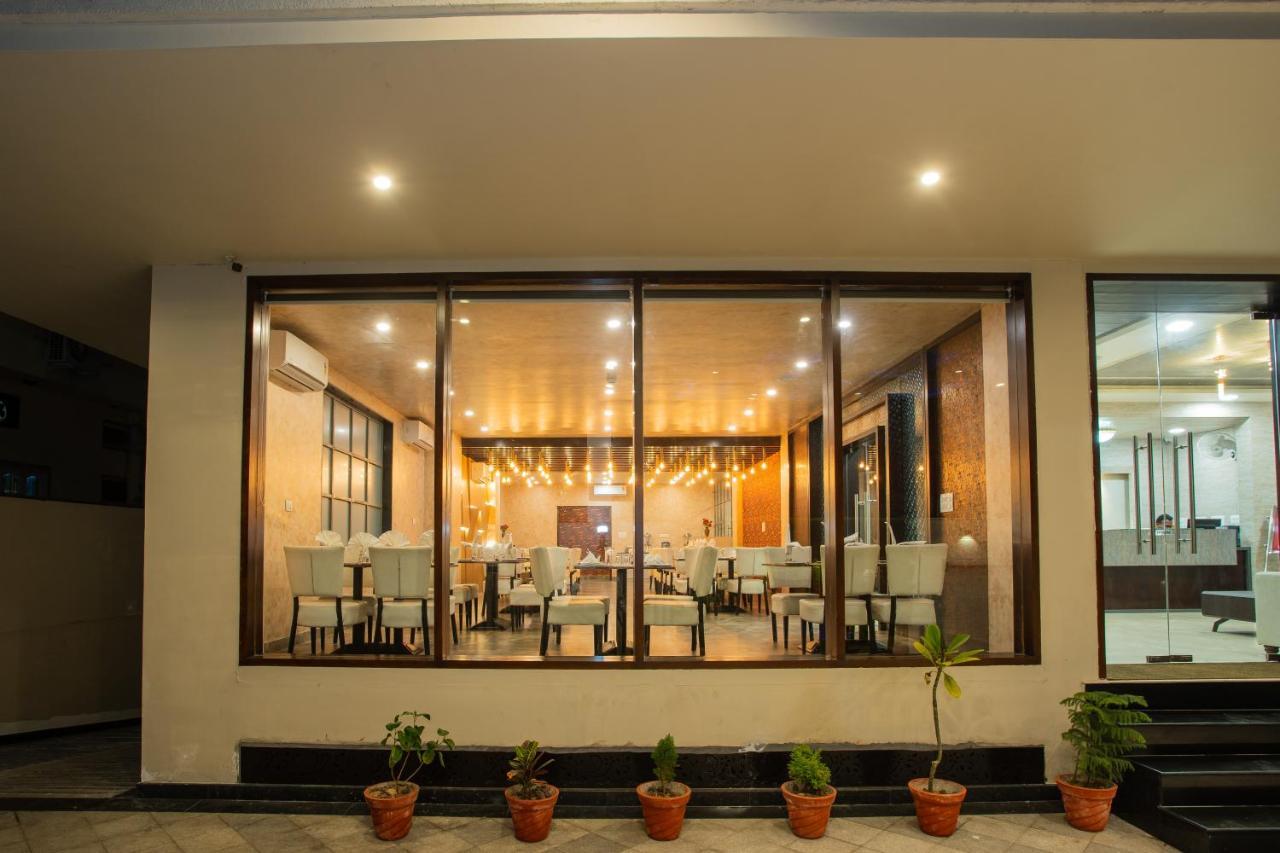 Hotel Siddhartha Inn Удайпур Екстериор снимка