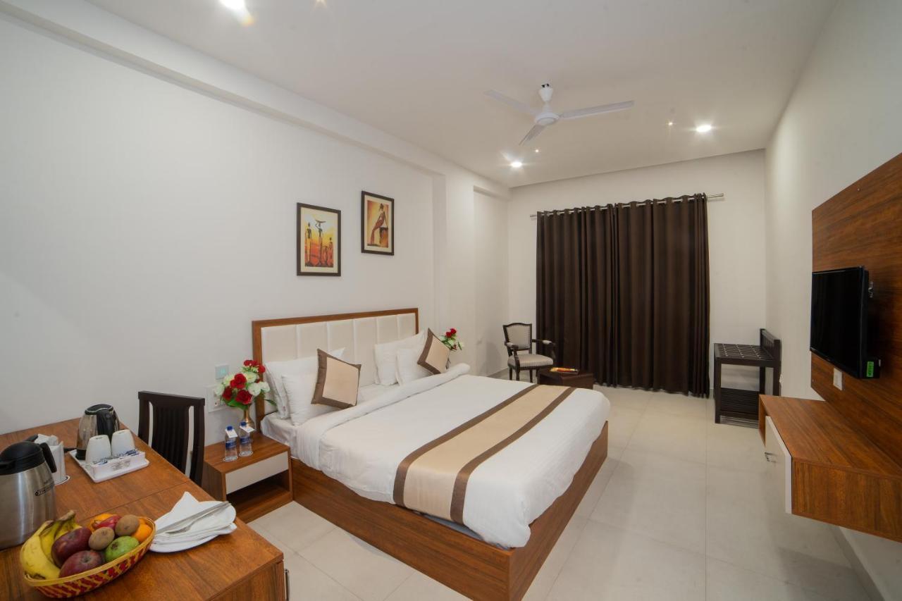 Hotel Siddhartha Inn Удайпур Екстериор снимка