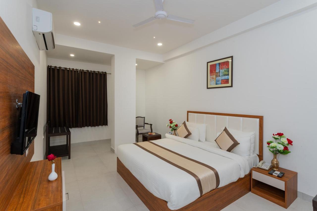 Hotel Siddhartha Inn Удайпур Екстериор снимка